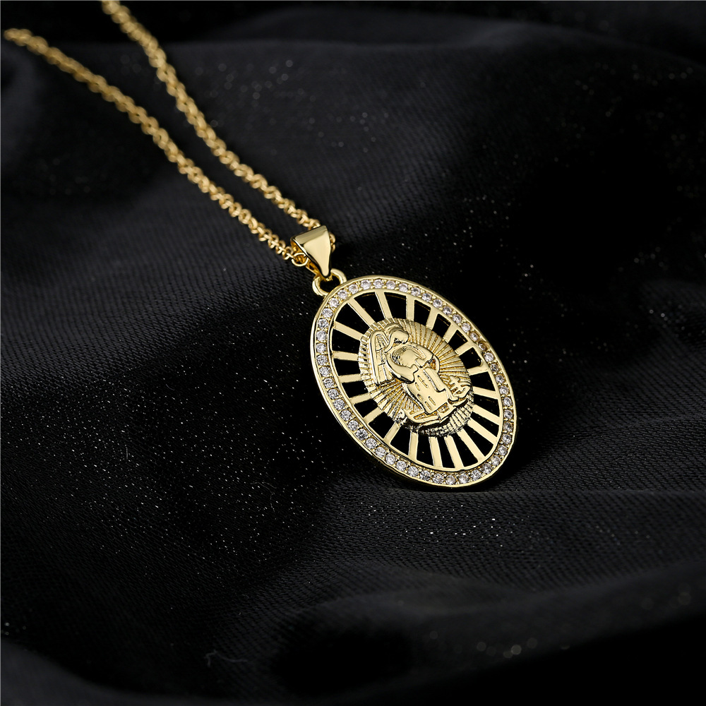 New Copper Micro-inlaid Zircon Jewelry 18k Gold Plated Hollow Geometric Pendant Necklace display picture 3