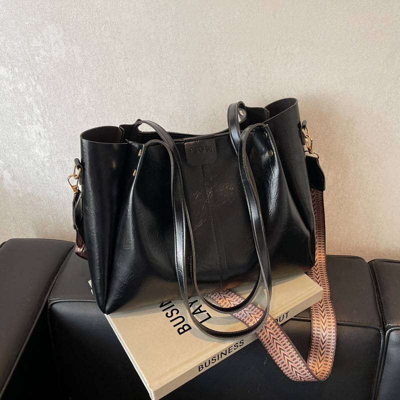 2024冬季新款小红薯同款百搭休闲简约大方气质大容量女士托特包包