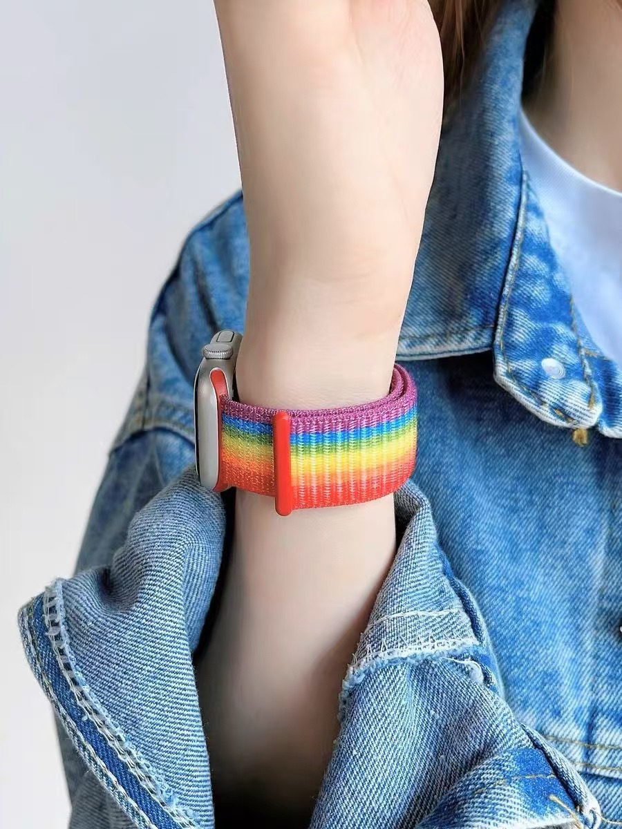 The new smoke purple loop comfortable sports watch strap is suitable for the Apple s9 watch strap, Apple iWatch 8765SE undefined