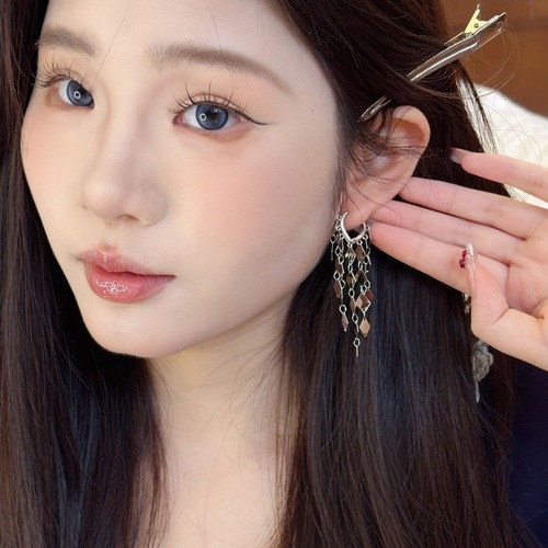 European and American style goddess diamond-shaped sequin earrings for women 2024 new niche design high-end earrings earrings