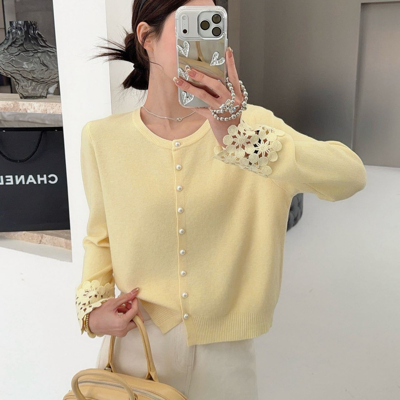 Andi Velvet Sweet Straight-Shoulder Knit Sweater Jacket for Women, New Autumn-Winter Style with Unique Cuff Floral Patchwork and Hollow Design Andi Velvet Sweet Straight-Shoulder Knit Sweater Jacket for Women, New Autumn-Winter Style with Unique Cuff Floral Patchwork and Hollow Design