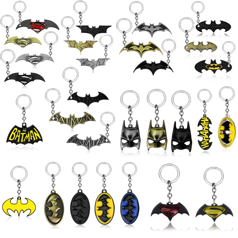 Film and TV merchandise: Batman pendant, Batman logo keychain, alloy necklace, keychain accessory, cross-border wholesale Film and TV merchandise: Batman pendant, Batman logo keychain, alloy necklace, keychain accessory, cross-border wholesale