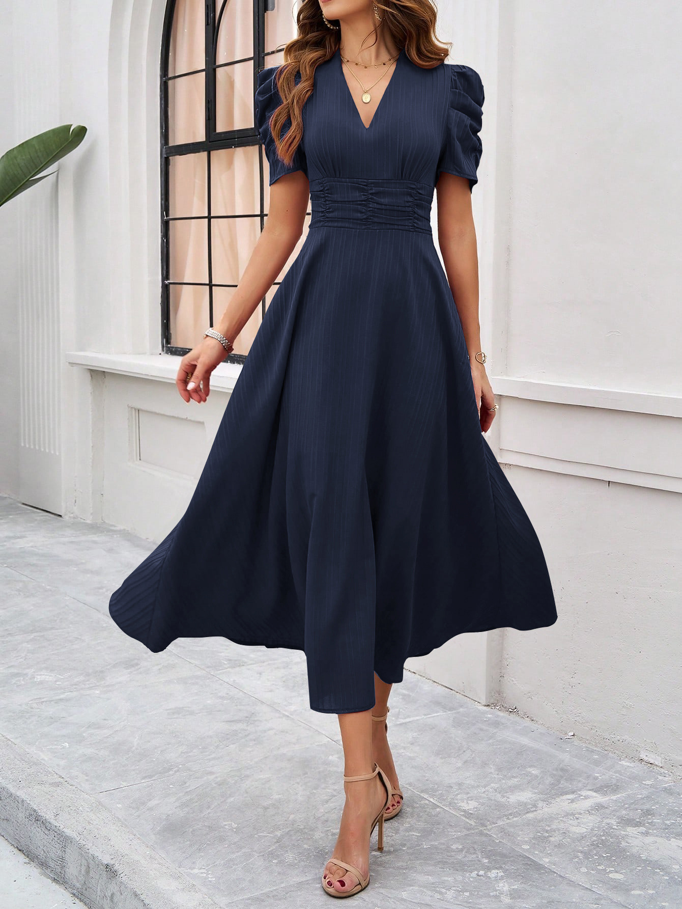 318g Weight Maxi Long Dress Dress Length Type Short Sleeve Sleeve Length Swing Dress Dresses Type Puff Sleeve Sleeve Type Spandex, Polyester Fabric Type High Waist Waist Line Daily Occasion V Neck Neckline Regular Fit Fit Type Solid Color Pattern 2025 Spring and Summer Season Women's Gender Pleated Design Simple Style Style Wholesale Women's Simple Style Pleated Solid Color Daily V Neck Short Sleeve Swing Dress 18