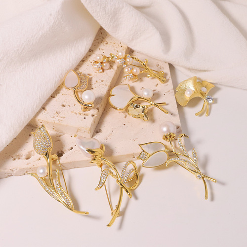Natural freshwater pearl high-end brooch, versatile, high-end, niche cartoon corsage 18k real gold electroplating for high-end women