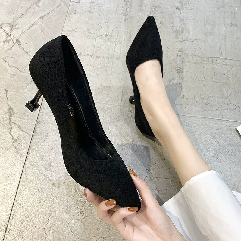 Черные туфли на высоком каблуке для женщин, новинка 2021 года, туфли-стилеты, элегантные и модные рабочие туфли, женские профессиональные замшевые туфли для работы и повседневной носки.