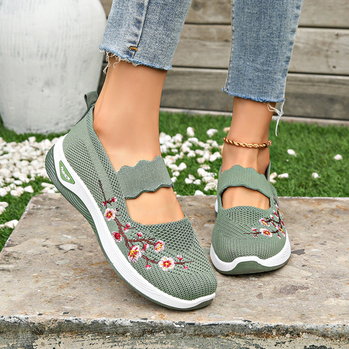 Large Size Cross-border Shoes Women's 2025 Spring Old Beijing Cloth Shoes Soft Bottom Comfortable Middle-aged and Elderly Mother Shoes TEMU Replacement Patches 