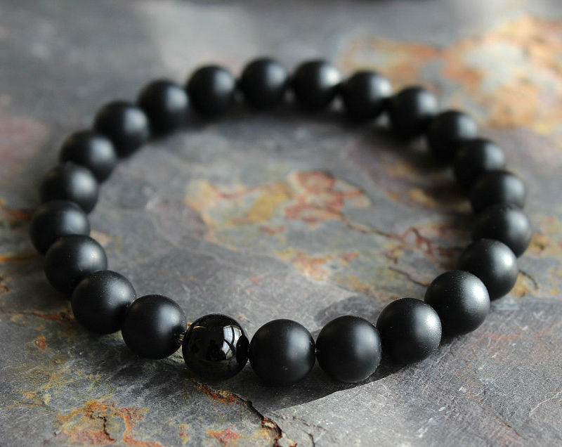 Black scrub+black glass
