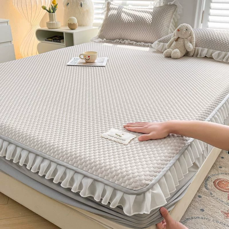 Category A Ice Bean Ice Silk Mat Bed Sheet Three-piece Set Lace Princess Style Single and Double Summer Soft Mat