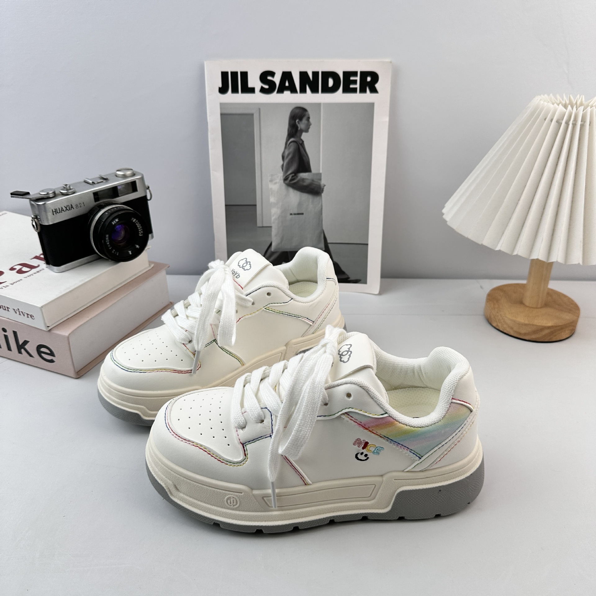 Yuanbo universal oso casual cachorro zapatos de lona para mujeres 2025 nuevos zapatos arco iris primavera y otoño zapatos de altura alta image 4