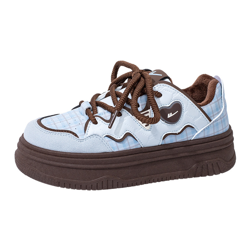 Retorno de terciopelo calentador zapatos de suela gruesa para mujeres nuevos zapatos de algodón de moda de invierno amor zapatos de altura baja zapatos de skate estudiantes de color para mujeres