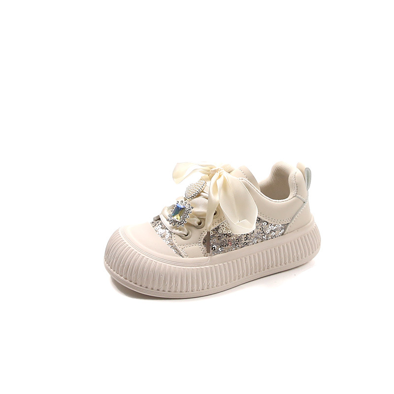In early autumn 2024, soft soled anti slip women's baby casual with fashionable sequins and heart-shaped decorations are_voghion.com