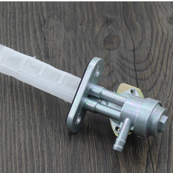 Aplicable a Suzuki Wang GS125 motocicleta Junwei GSX125AX100EN interruptor de tanque de combustible válvula de combustible