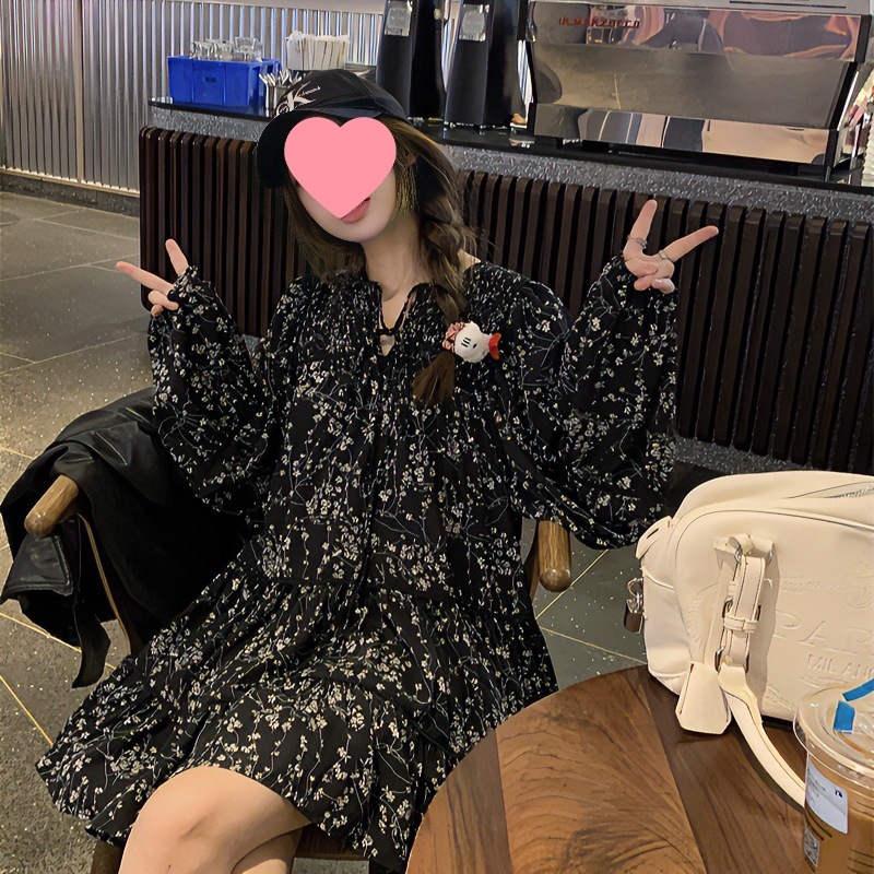 春季新款茶歇法式黑色长袖碎花连衣裙子女小个子短裙宽松连衣裙无