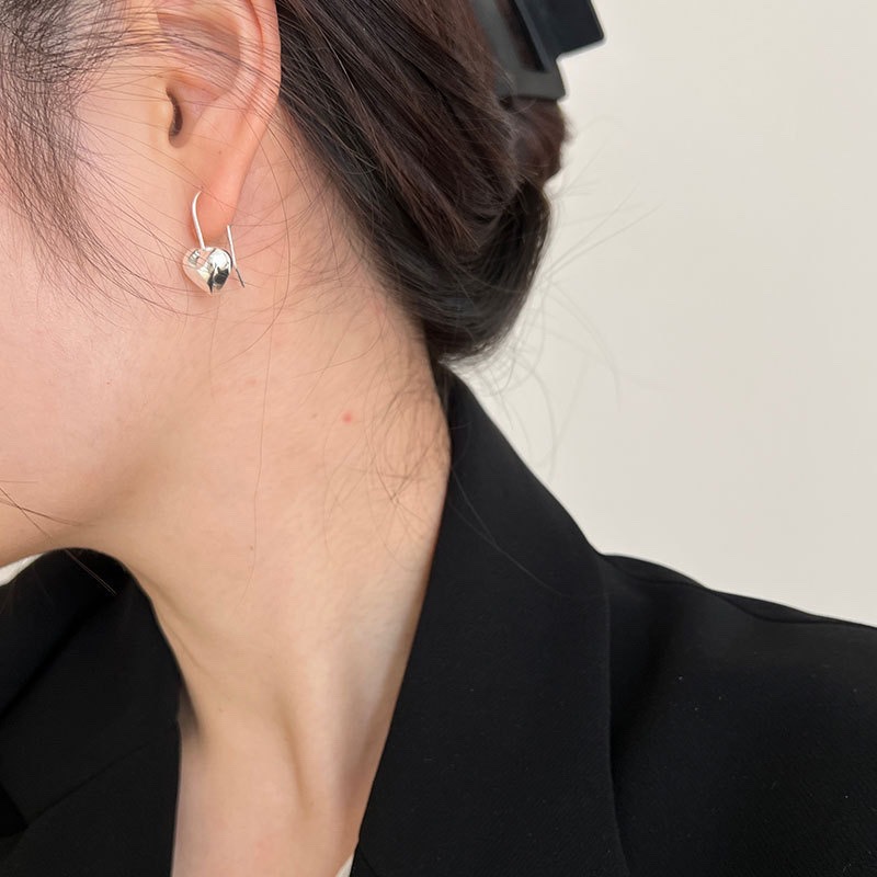 New niche design for women, three-dimensional heart-shaped earrings, sweet and cute peach heart earrings_voghion.com