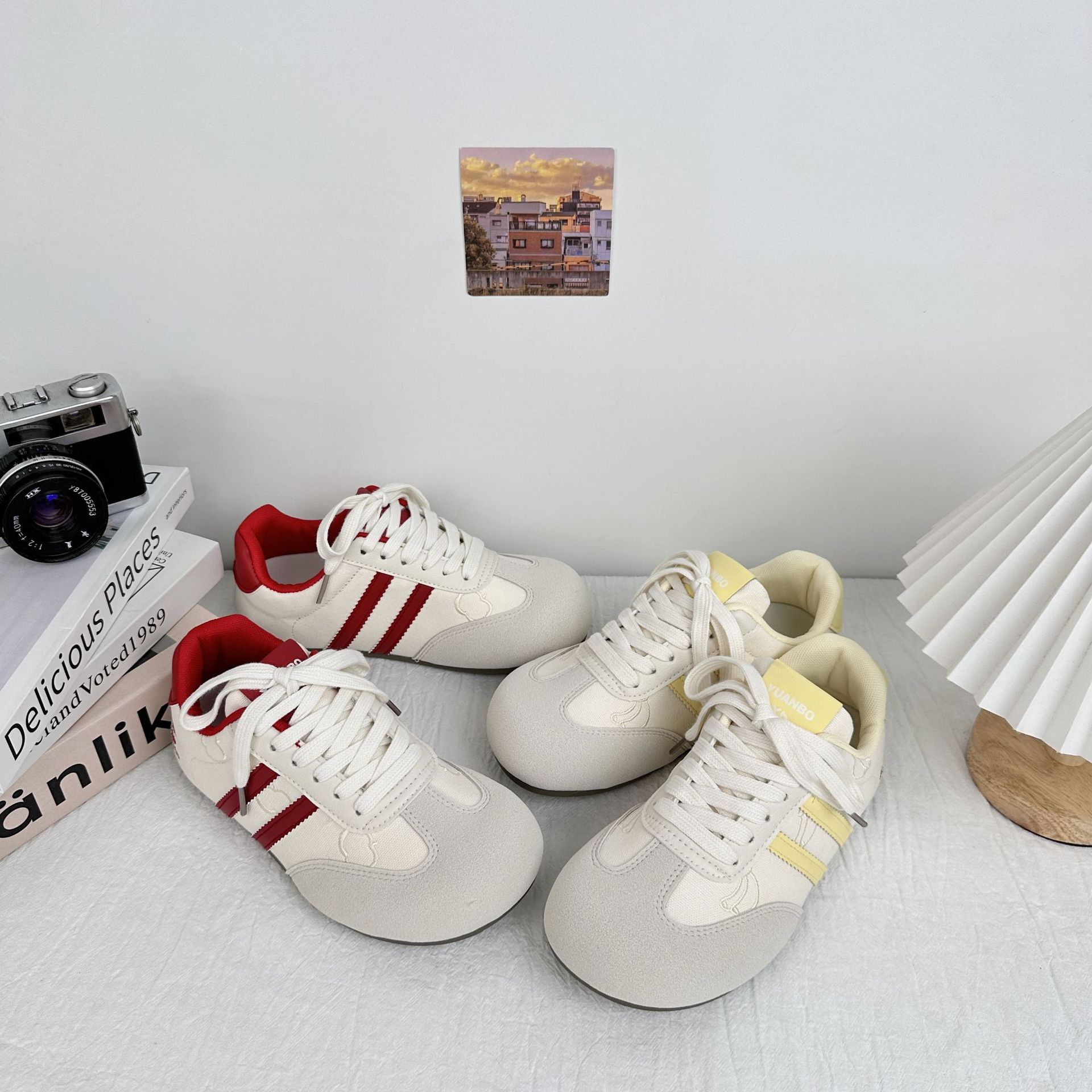 Zapatos de skate de moda de larga onda para mujeres Zapatos de entrenamiento de estilo universal 2025 nuevos zapatos casuales de nicho para mujeres zapatos blancos