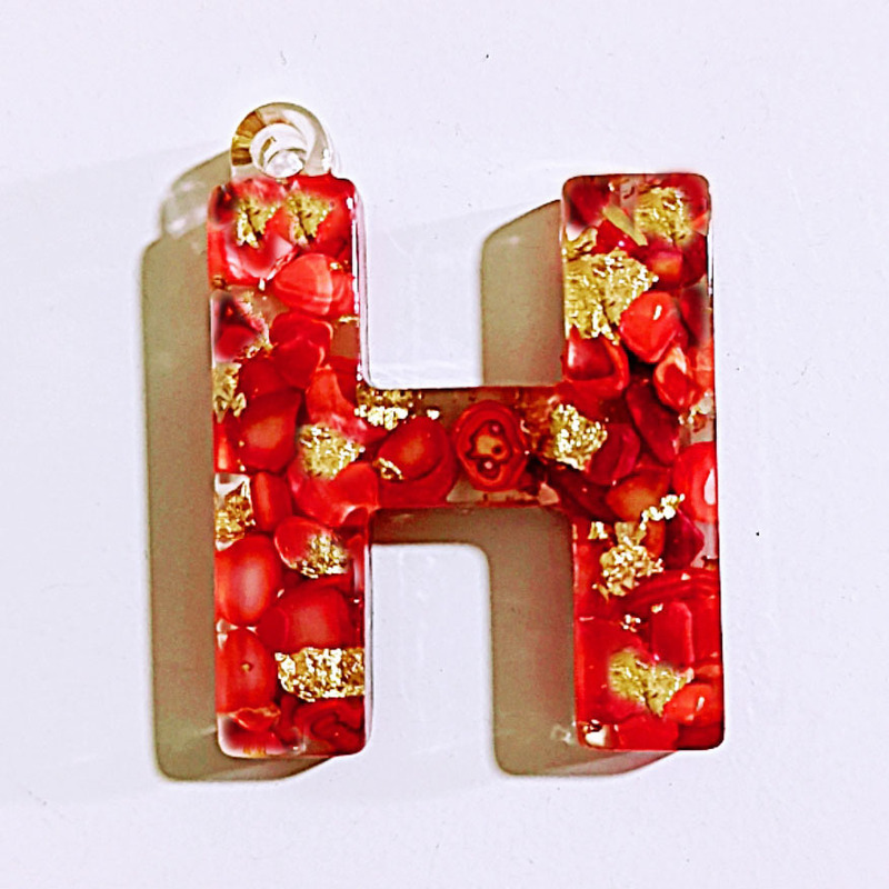 厂家现货英文字母diy饰品配件珊瑚红树脂字母钥匙扣配件挂件吊坠|undefined