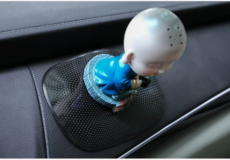 Car anti-slip mat, car accessories storage mat, in-car dashboard phone and accessory holder, high-temperature resistant