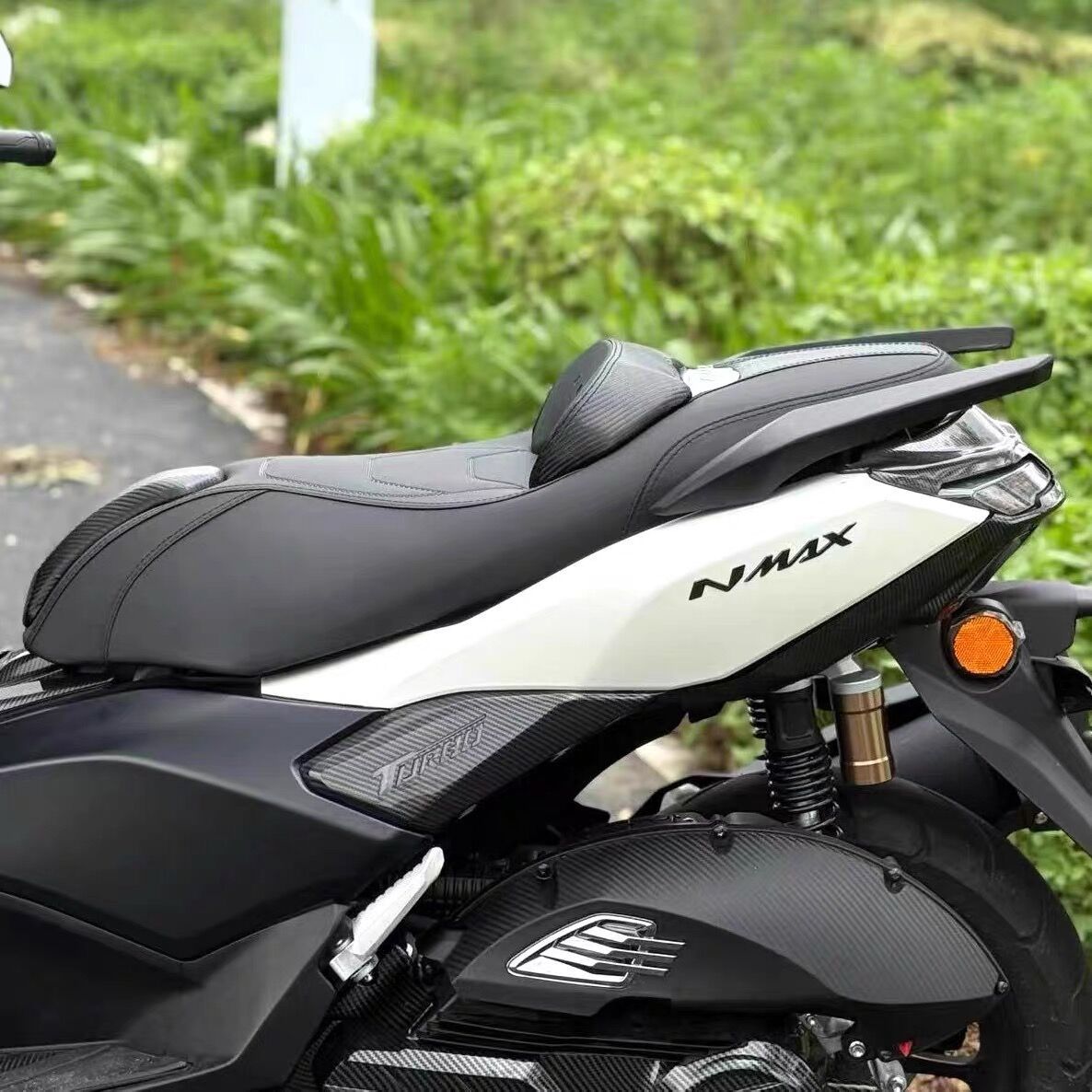 Suitable for 25-26 Yamaha NMAX155 modified seat cushion assembly, Indonesian seat cushion with lumbar support, waterproof