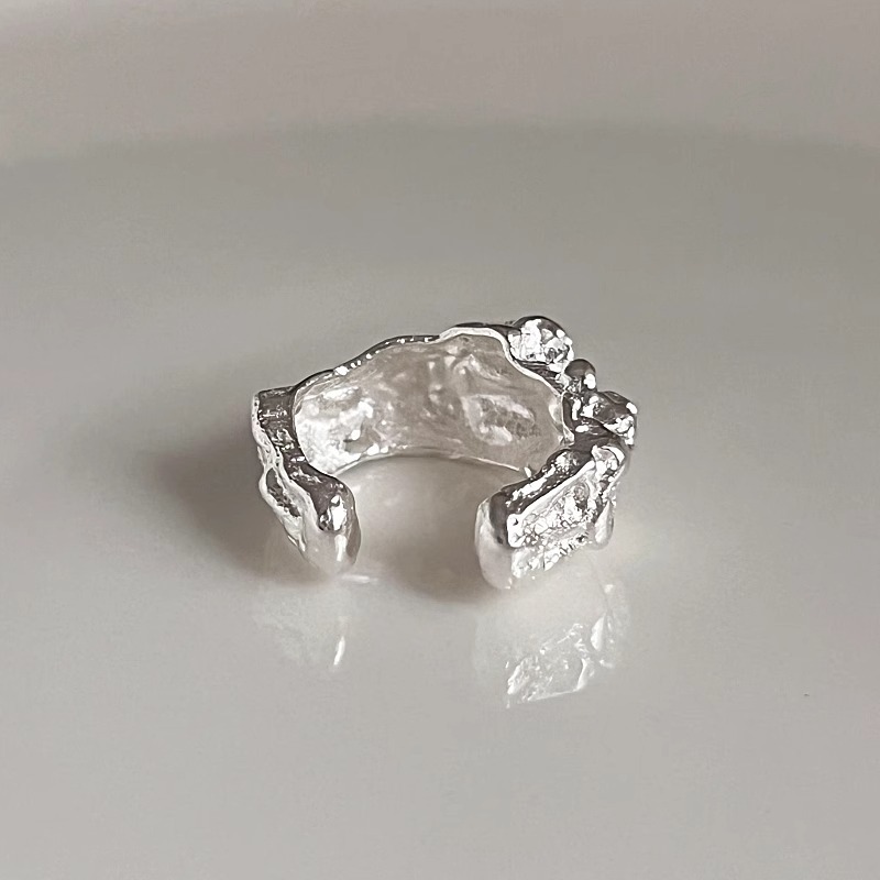 Pendientes de aguja de plata 925 con patrón de papel de aluminio, pendientes simples y exquisitos, de alta gama, pendientes irregulares, lujo ligero, nuevos pendientes de verano