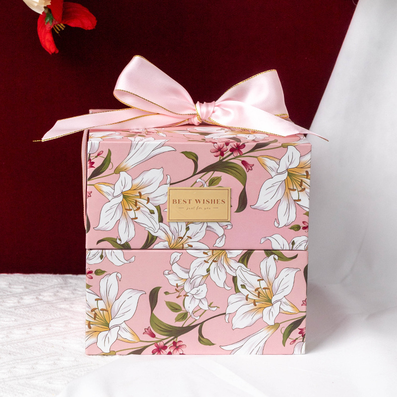 Nueva caja de regalo cuadrada caja de regalo de mano Coreana de alta gama caja de dulces de boda caja de regalo de San Valentín fábrica al por mayor