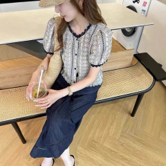 法式碎花短袖衬衫宽松显瘦上衣夏季新款复古文艺泡泡袖衬衣女