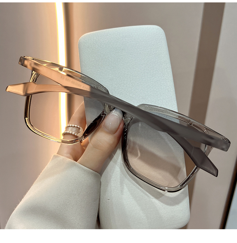 Fashionable Women's Tr90 Sunglasses, Uv Resistant Gradient Lens_voghion.com
