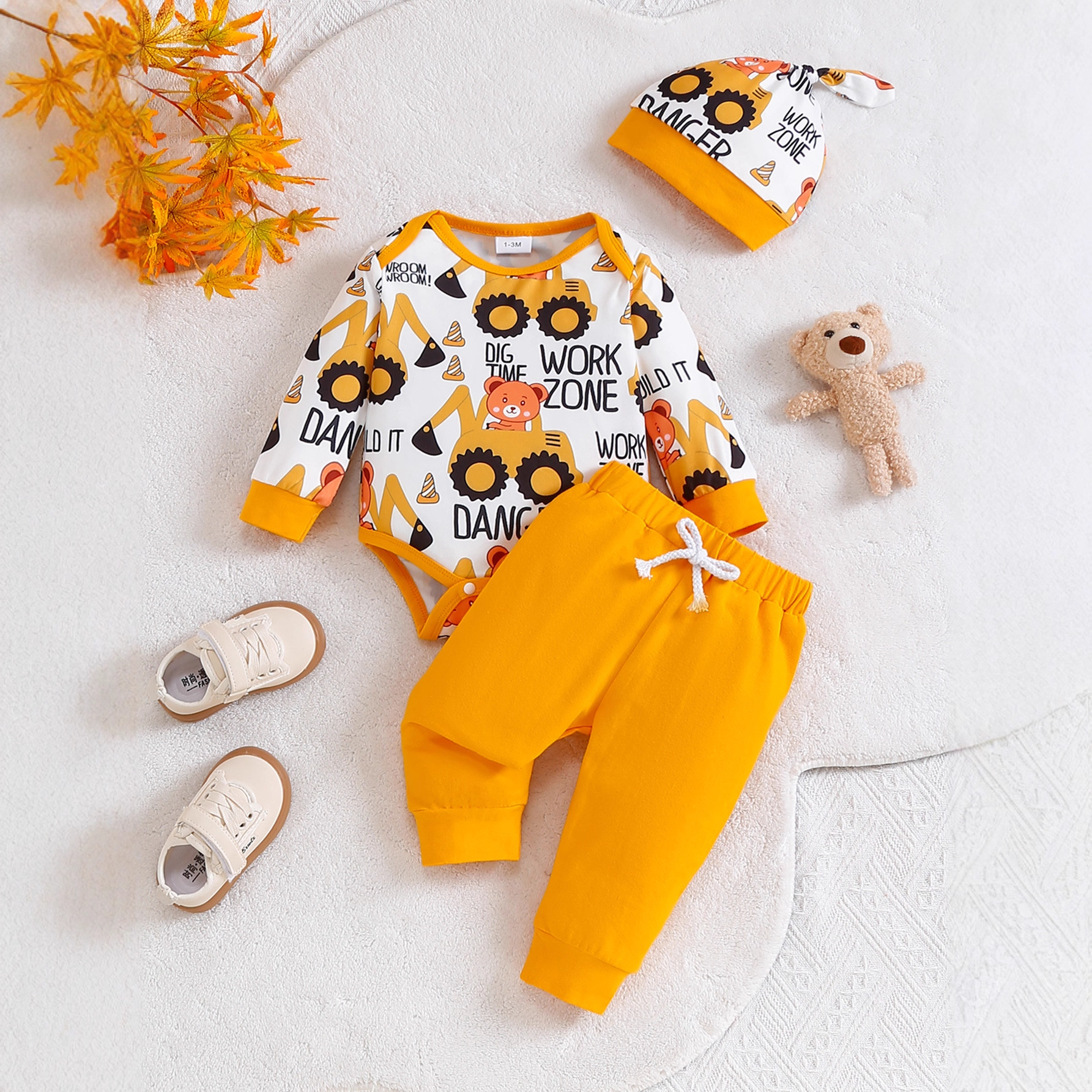 春夏童装套装婴儿休闲卡通小熊挖掘机图案连体衣长裤帽子儿童套装