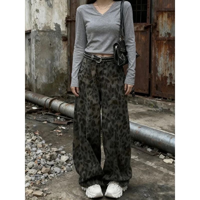 American Hot Girl Spliced ​​Leopard Print Scimitar Jeans for Small Women New High-Waist Slim Silhouette Loose Wide-Leg Pants