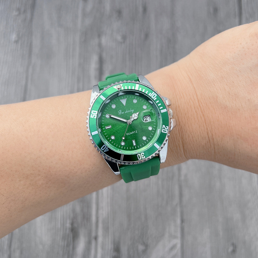 60g Weight Ordinary Glass Mirror Material Silica Gel Strap Material Watch Classification Pointer Display Type Buckle Buckle Style Round Dial Shape Casual Occasion Quartz Movement Solid Color Pattern All Seasons Season Unisex Gender Sport Style Style Sport Style Solid Color Buckle Quartz Watch 12