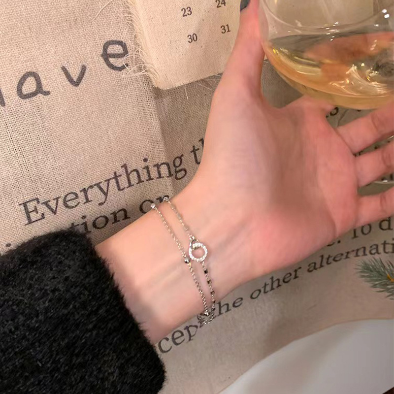 2025 ホットスタイルスーパーフラッシュジルコンブレスレット女性の絶妙なニッチハイエンドブレスレットシンプルで多用途のハンドジュエリー卸売|undefined