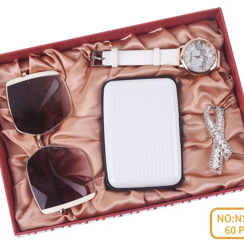 4pcs/set women's new gift box set watch sunglasses wallet keychain new fashion personality