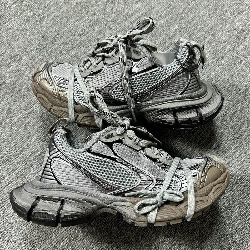 In-stock vintage trendy distressed dad shoes, height-increasing, breathable, new runway style, unisex versatile dad shoes