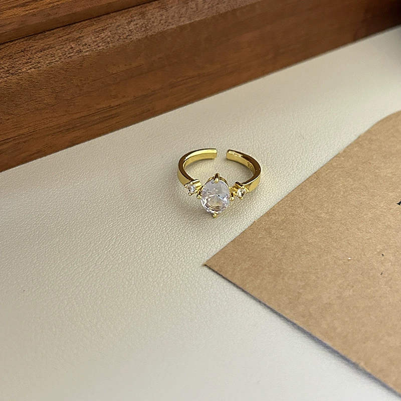 Ring Universal zirconium, diamond-encrusted, light-luxury style