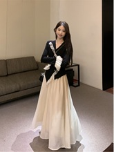 新中式国风温柔套装女春季2024新款不规则花边上衣半身长裙两件套