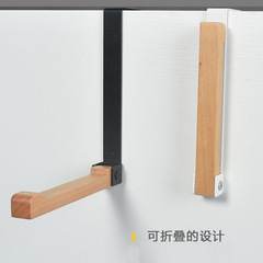 実木は穴を開けないでドアの後ろの収納棚を掛けます。