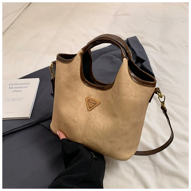 Universal shoulder bag, demi-season capacious one-shoulder bag, high-quality style