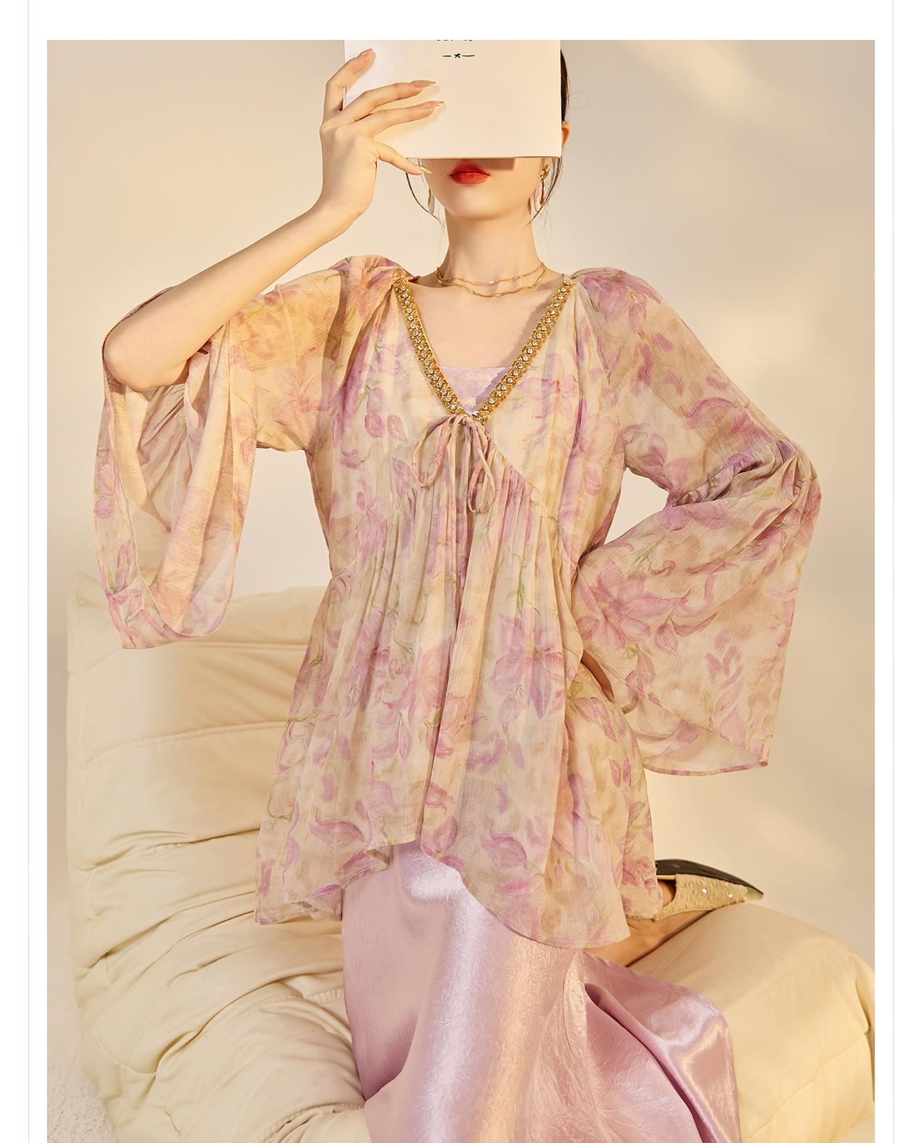 Áo kiểu nữ cổ V tay lồng đèn chất liệu chiffon phong cách Trung Hoa đính đá — màu tím nhạt chi tiết 5