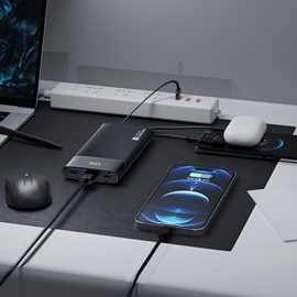 充电宝自带线3C认证移动电源10000毫安超级快充充电宝礼品定制