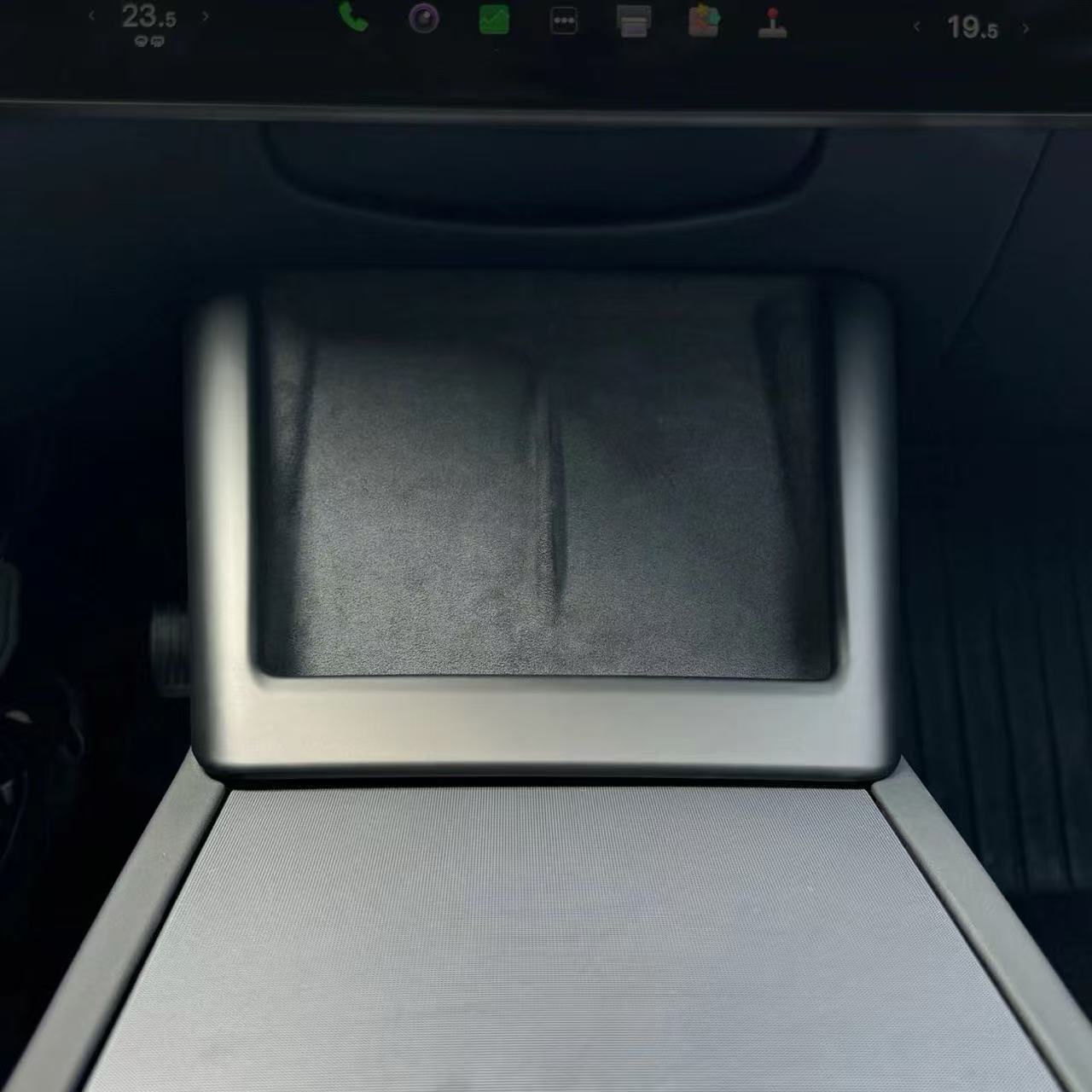 Suitable for Tesla's New Version of Model Y/3 Central Control Wireless Charging Trim Protective Cover Interior Accessories Color Change
