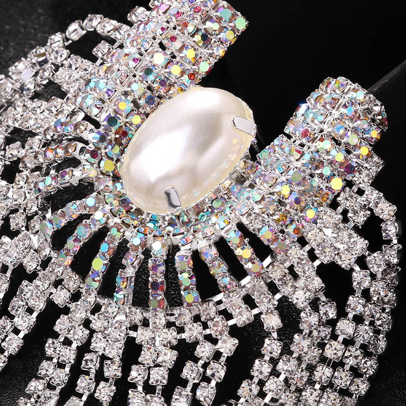 Broche de perla en forma de U popular en Europa y América exagerada personalidad de diamante flange pechos accesorios de banquete broche