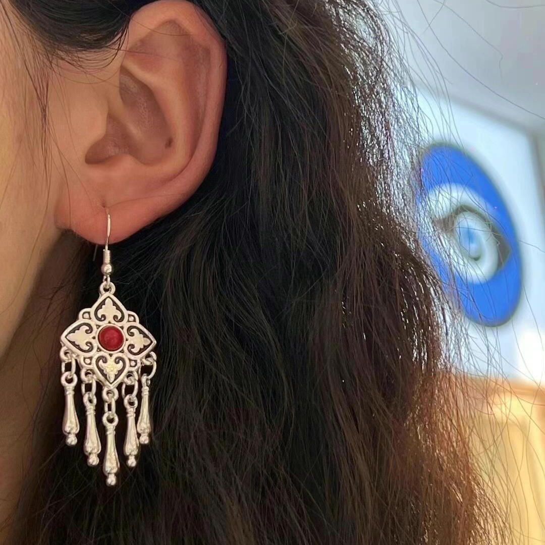 Ethnic sophisticated retro universal long earrings