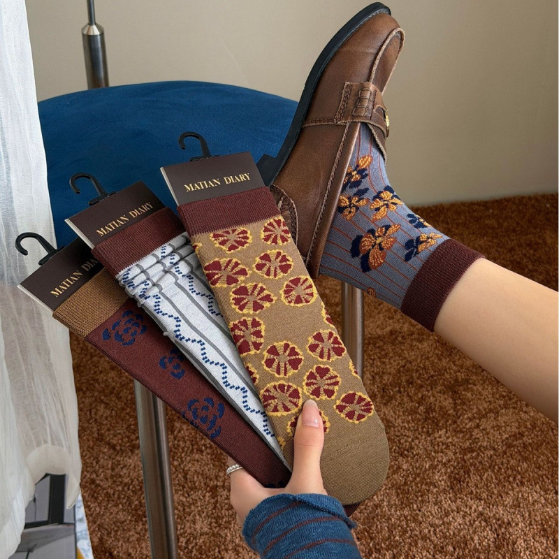 Matai Diary 26 Autumn/Winter New Women's Socks, Vintage Forest Style, Gentle Floral Pattern, Sweet Style, Women's Mid-Calf Slouch Socks Matai Diary 26 Autumn/Winter New Women's Socks, Vintage Forest Style, Gentle Floral Pattern, Sweet Style, Women's Mid-Calf Slouch Socks