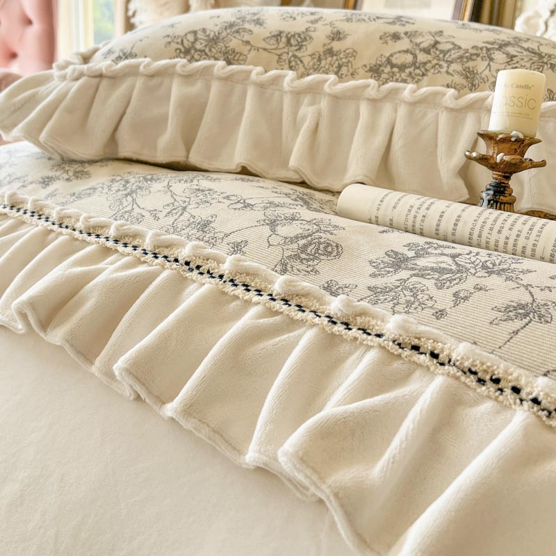 Nordic French Vintage Boho French-style Vintage Winter Thickened Milk Four-piece Set, Princess-style Double-sided Plush Lace Duvet Cover And Coral_voghion.com