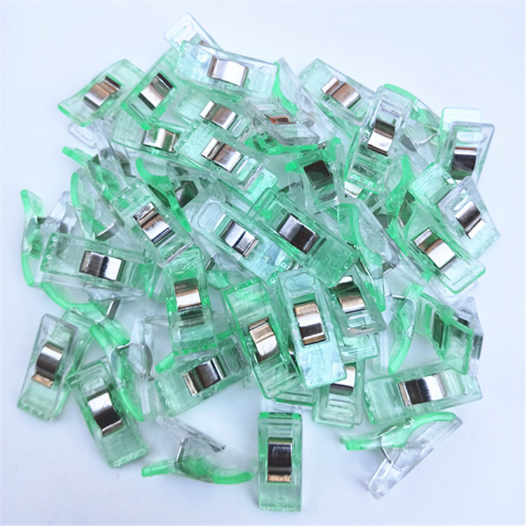 Pequeño clip de costura de escala de hacha de plástico con hebilla de mosaico de borde mini transparente blanco transfronterizo