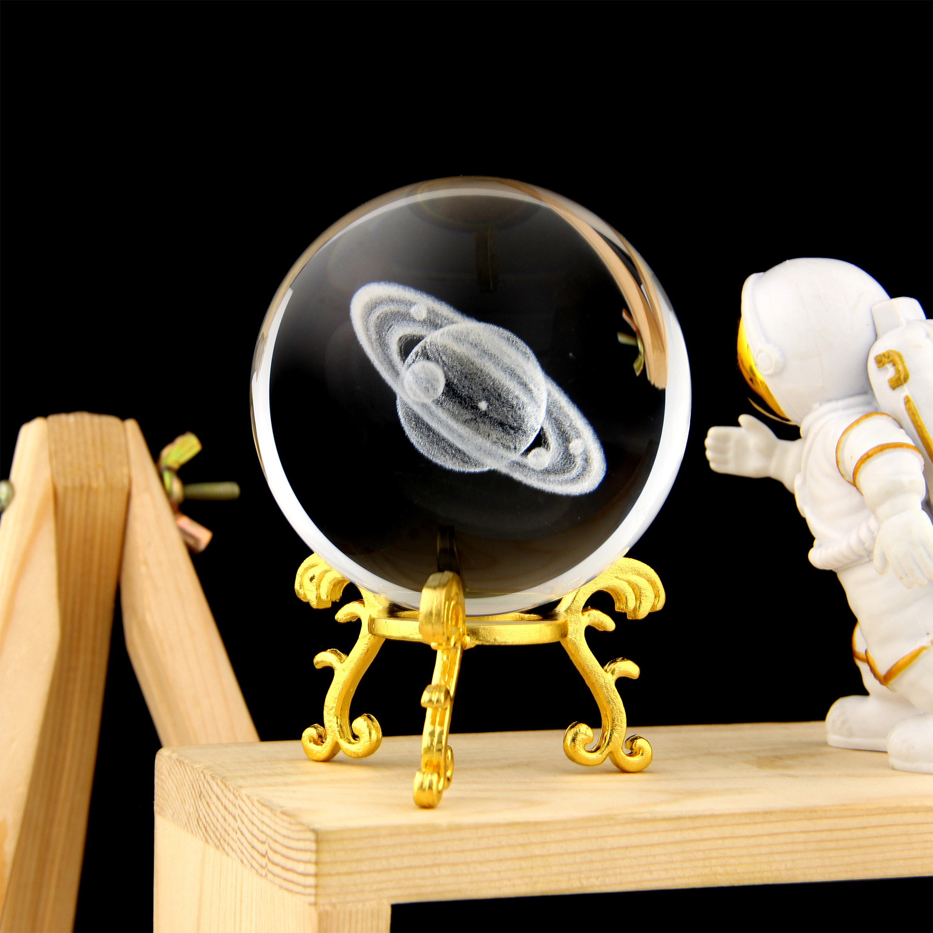 Fabricante de Puzhou, bola de cristal grabada, decoración para el hogar, venta al por mayor transfronteriza, adecuada para salas de estudio, gabinetes de TV y cualquier escena versátil.