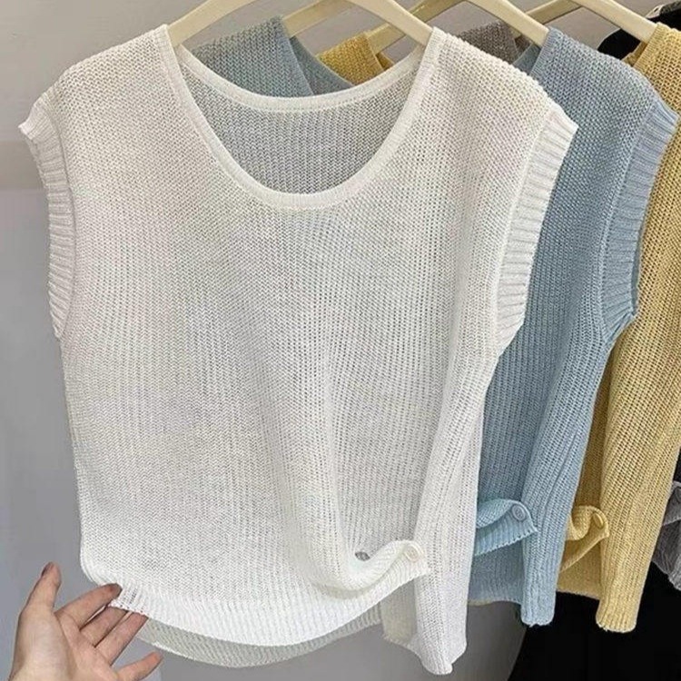 Design white knitted summer T-shirt sleevless