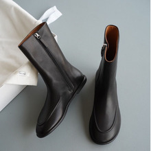 The*Row新款單靴舒適黑色真皮圓頭低跟女靴切爾西靴平底中筒瘦靴