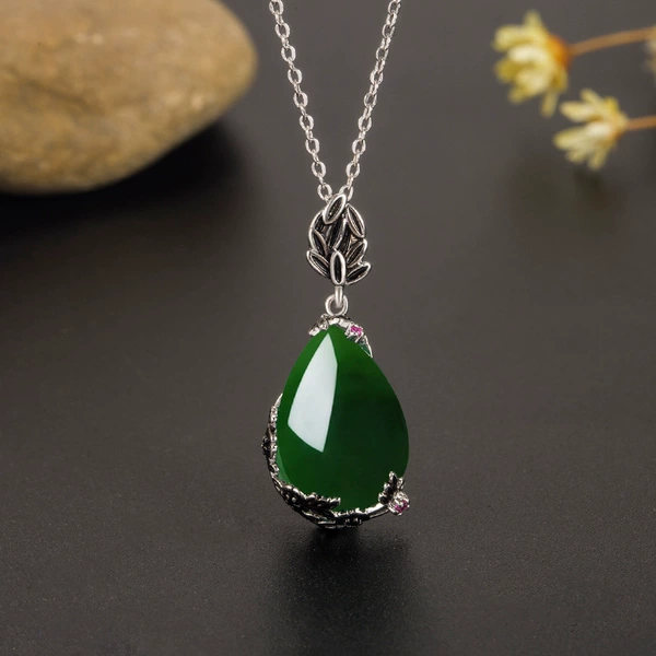 Pendant green agate (excluding chain)
