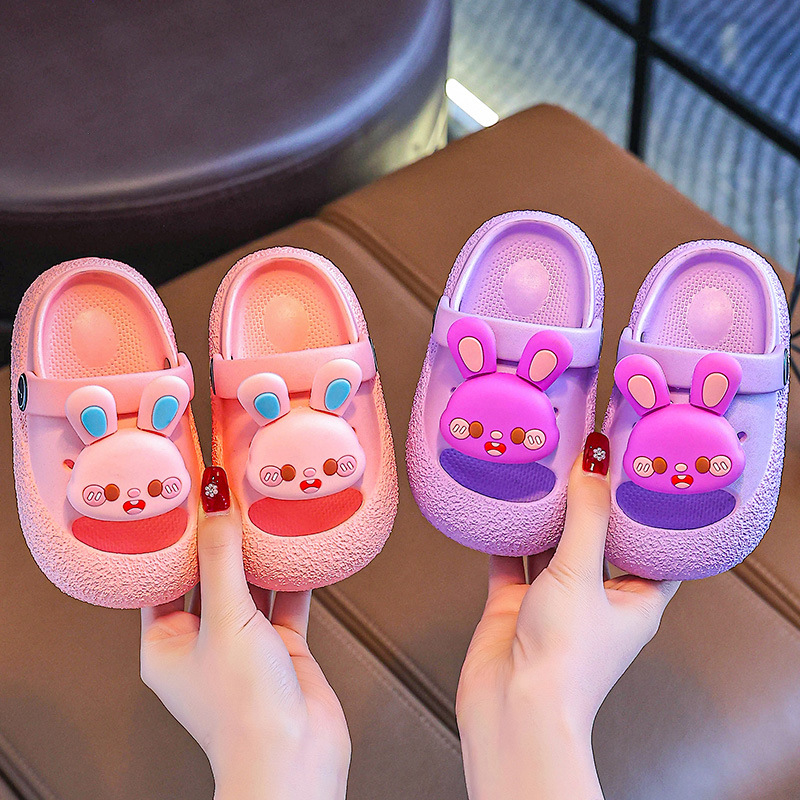 Sandálias infantiles para mujeres de verano dibujos animados princesa encantadora suela suave antideslizante baño en el hogar para niños pequeños y medianos zapatillas frías para hombres