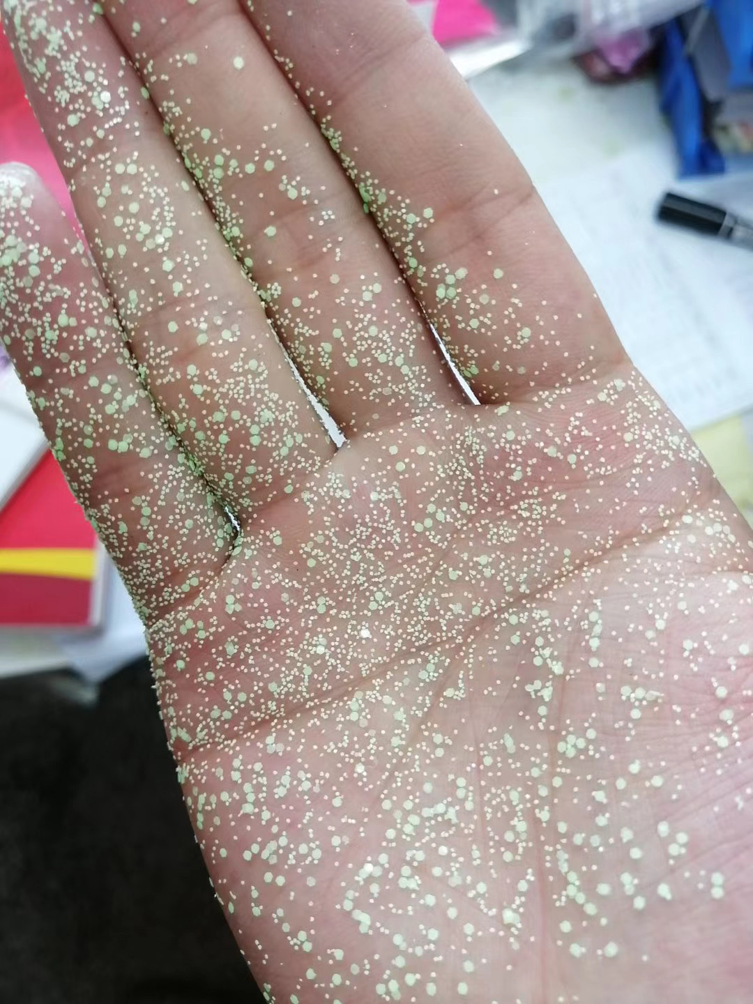 厂家定制夜光金葱粉闪粉 指甲油美甲印花发光亮片葱粉闪光粉加工-阿里巴巴